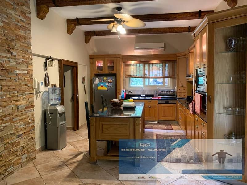 14 2d07346b-c891-4376-a2f1-e0e03559ce85. jpg