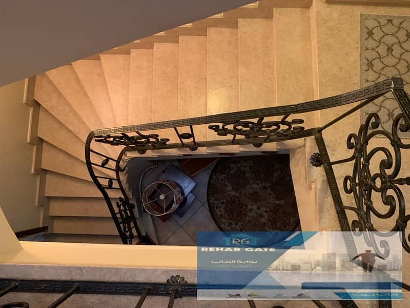 29 b466d8f3-6e9c-4fe9-8091-43080a724e73. jpg