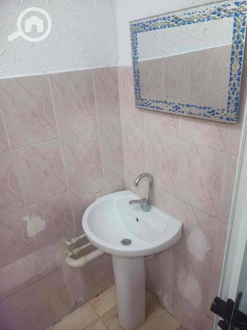 7 8ed46bb5-f0b1-4bbd-a187-4e1f5c387c9d. jpg