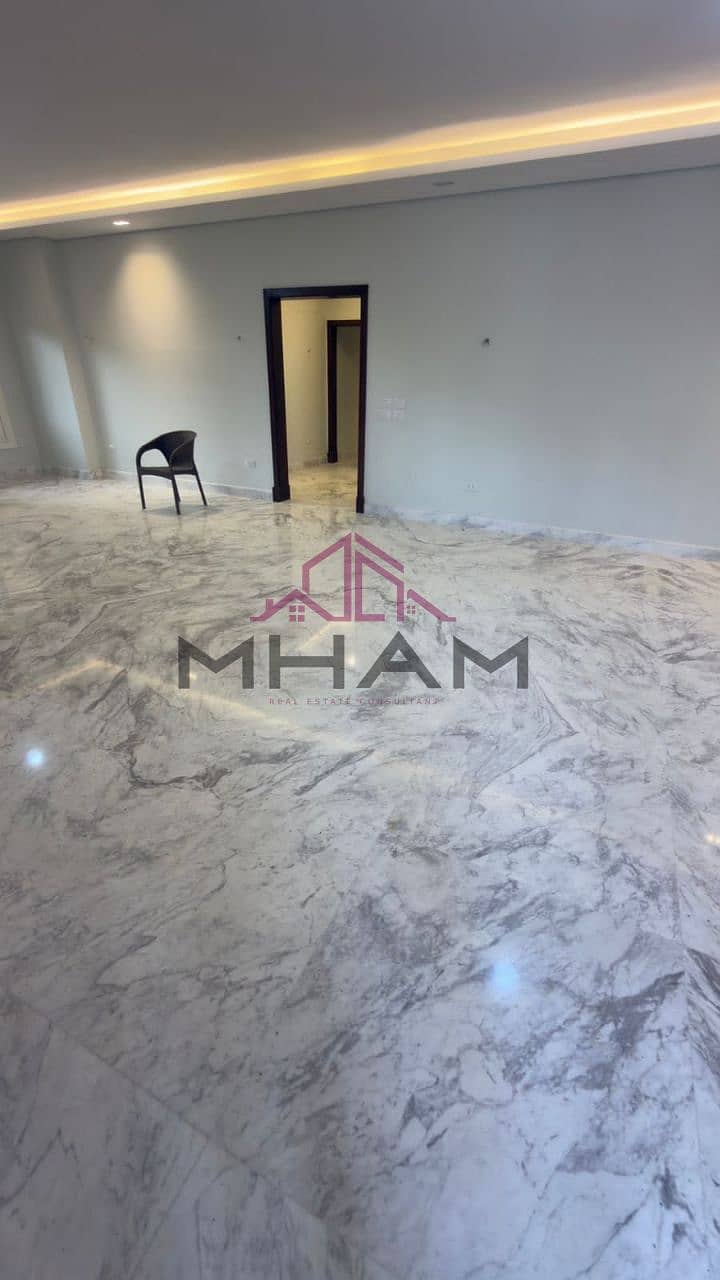 2 photo_5992527848616430468_y. jpg