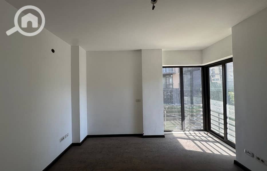 6 e02edd3e-702f-448e-a97c-64809aca535b. jpg