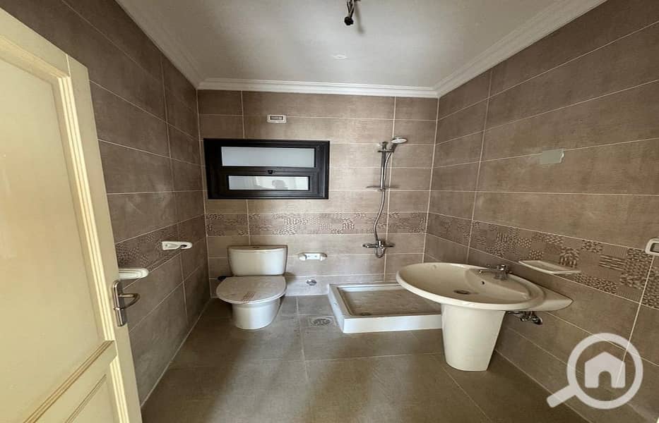 11 dea7e07c-1946-4781-814a-0ef8b2ec001a. jpg