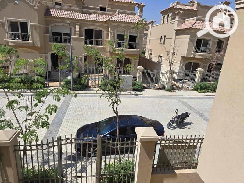 4 2814a270-3a5b-46b8-973a-acc5ba822a30. jpg