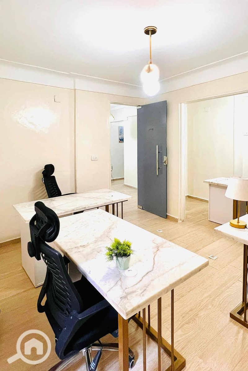 8 efb95c09-5c29-4e24-b1af-483fefefe8c6. jpg