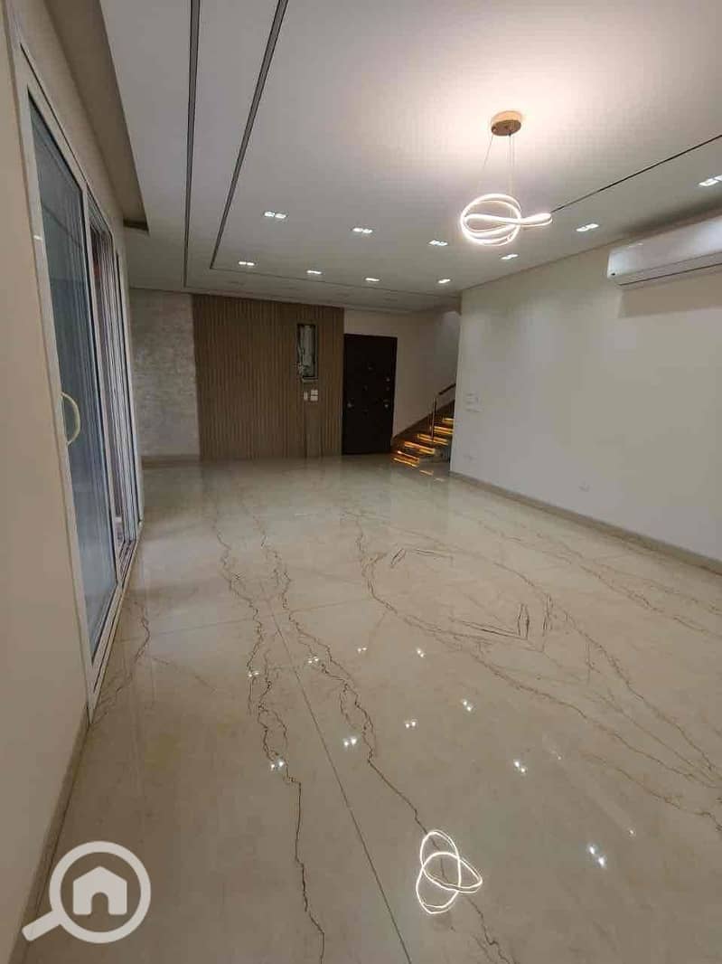 3 de62c636-bfa9-4026-873c-f4b7e757f32a. jpg