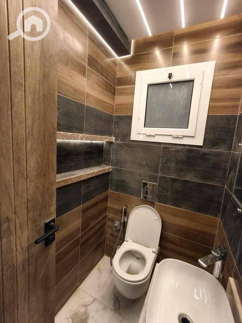 7 eccdc187-f7e2-44ad-aeb7-ee252452fd52. jpg