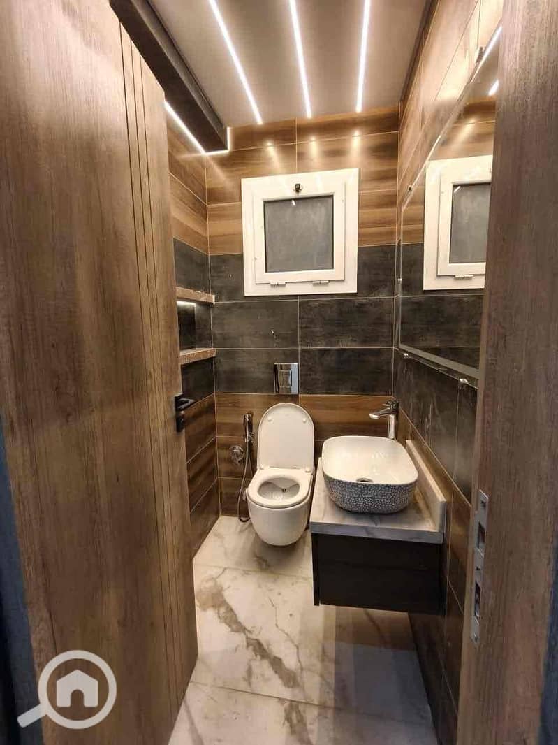 8 6c1a4450-7005-4ed7-89d8-4cc4781da516. jpg