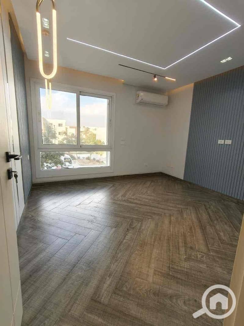 9 349c795c-c7e3-4ca2-aff0-a48ae86bd6a7. jpg