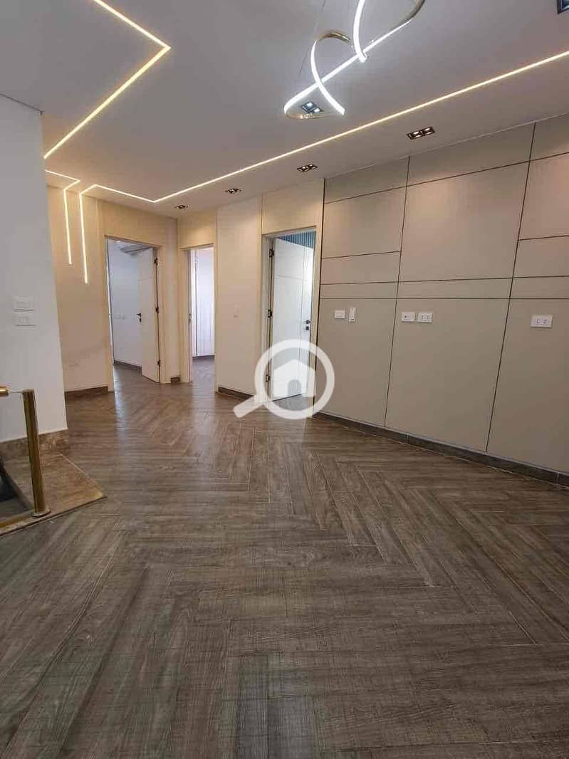 10 8cef6d68-4d44-4d62-99f1-3d5e0120286b. jpg