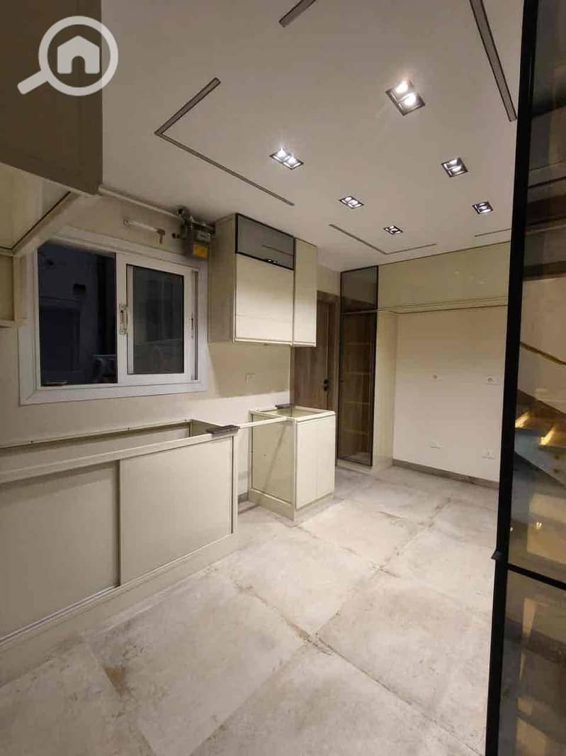 27 41acdf94-0602-4eda-b254-34511511294e. jpg