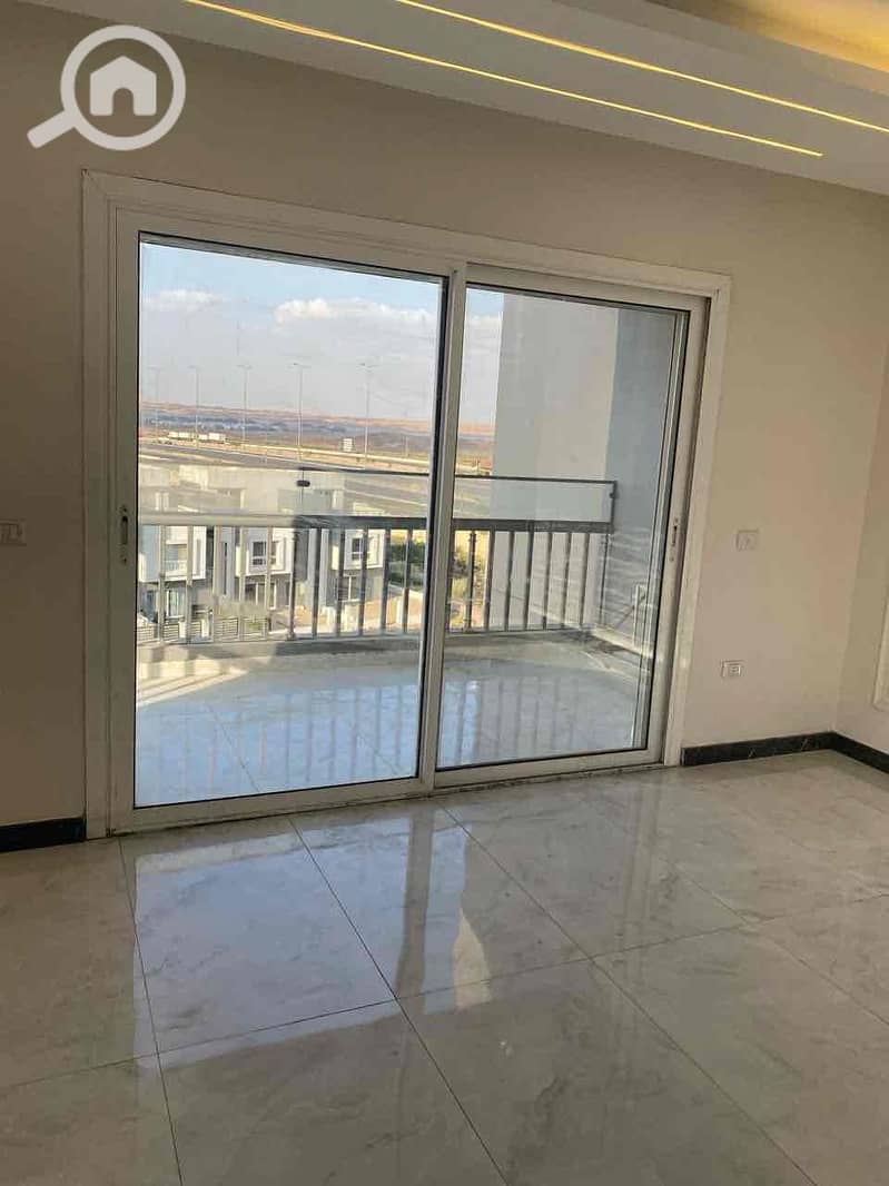 9 c594ea66-7aeb-4b87-a34d-73bed5b0f305. jpg