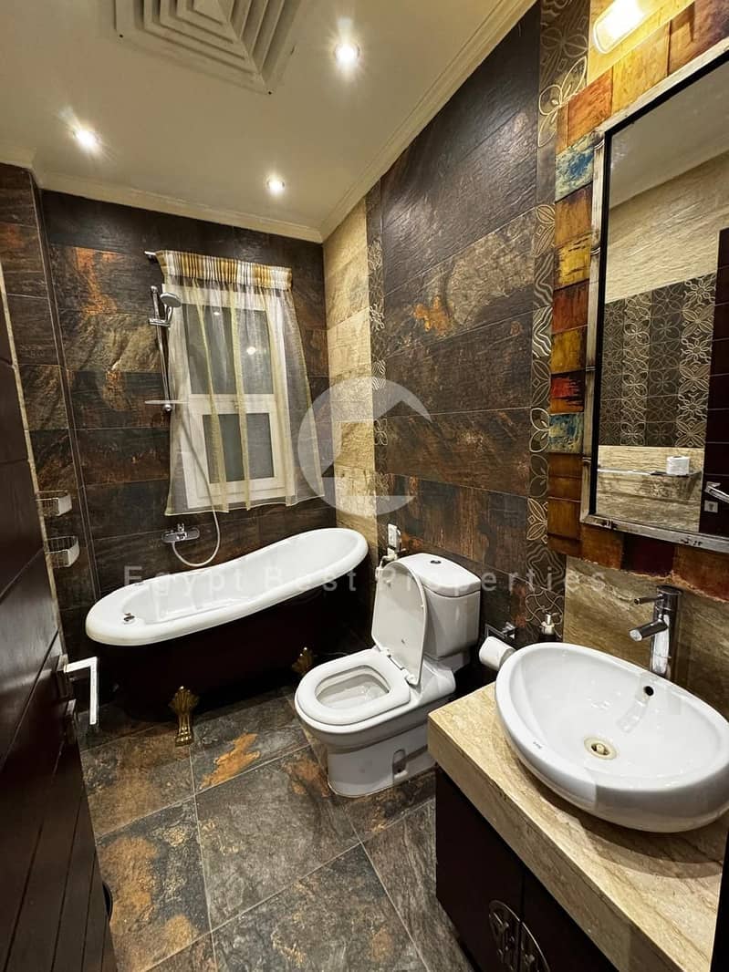 12 d3a2532f-14a9-48f5-960a-f4d2f1e66d7f. jpeg