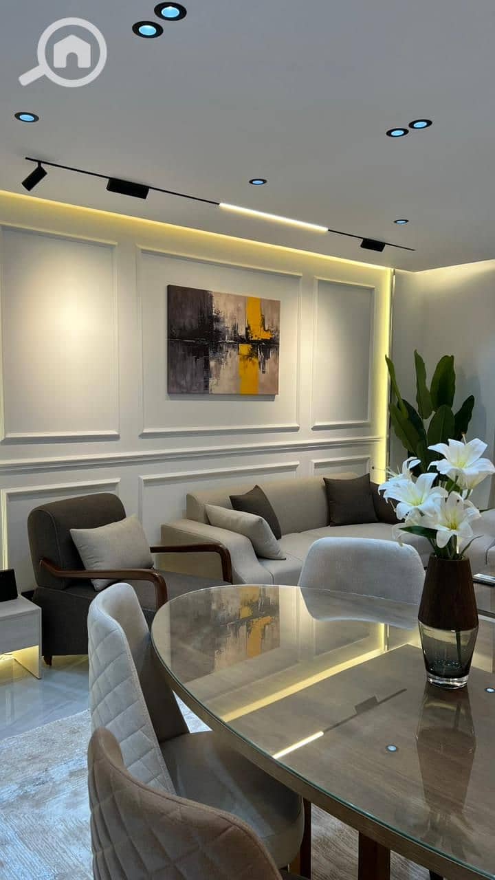 2 6efc3dee-b667-443a-9cb1-81f94ea5d25d. jpeg