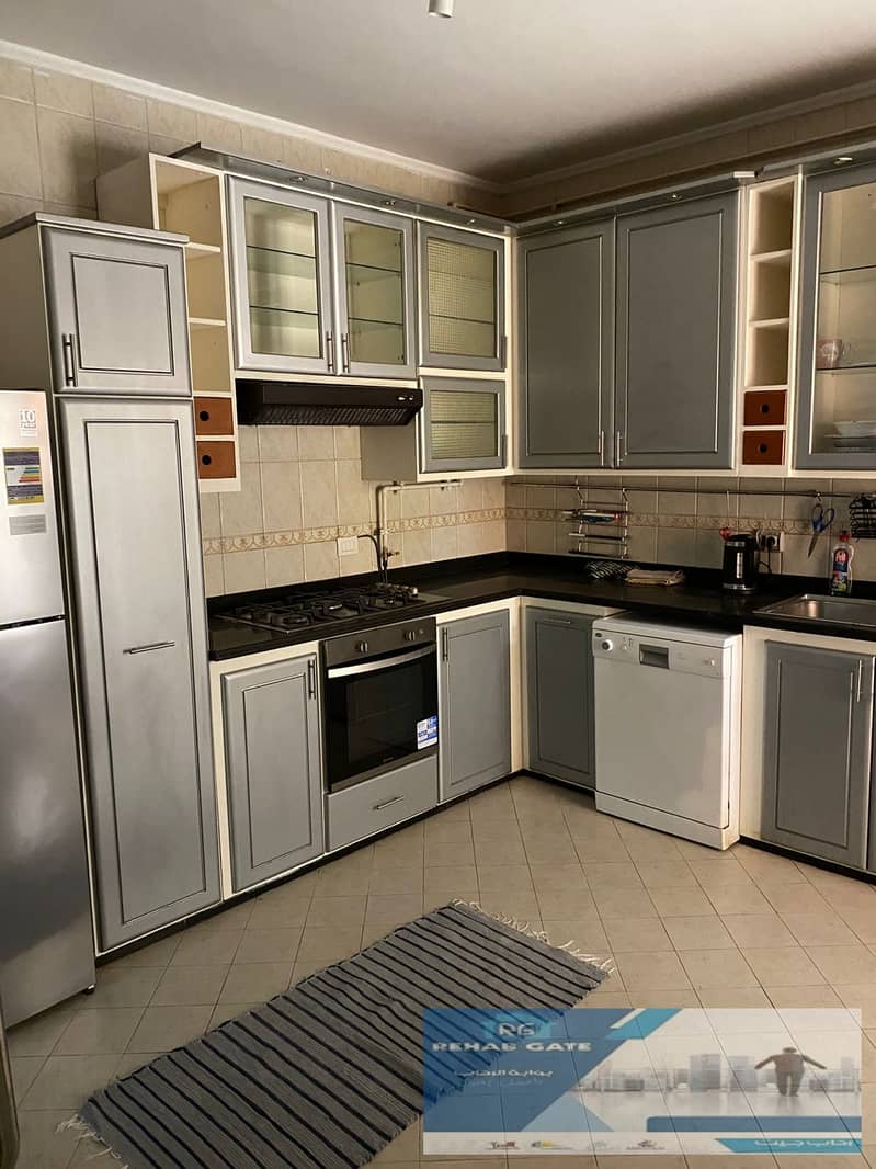 10 414d6353-6a9e-40a1-8e72-efa54c28bff1. jpg