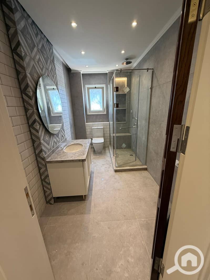 12 76ab46be-82f6-4f69-97bd-ba409d7d46ef. jpg