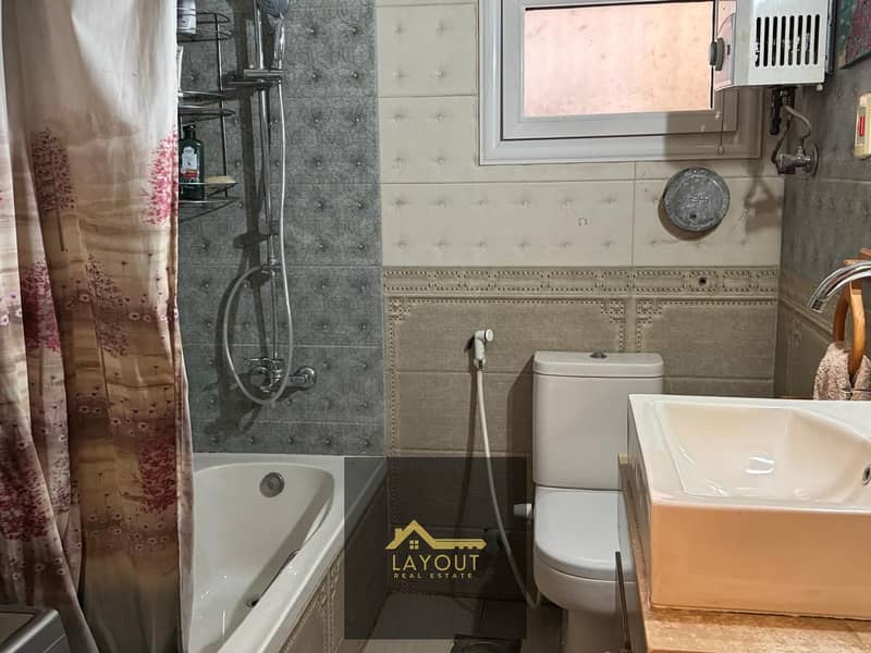 8 19cc5cd4-e7d7-4470-b866-946d6ec3b543. jpg