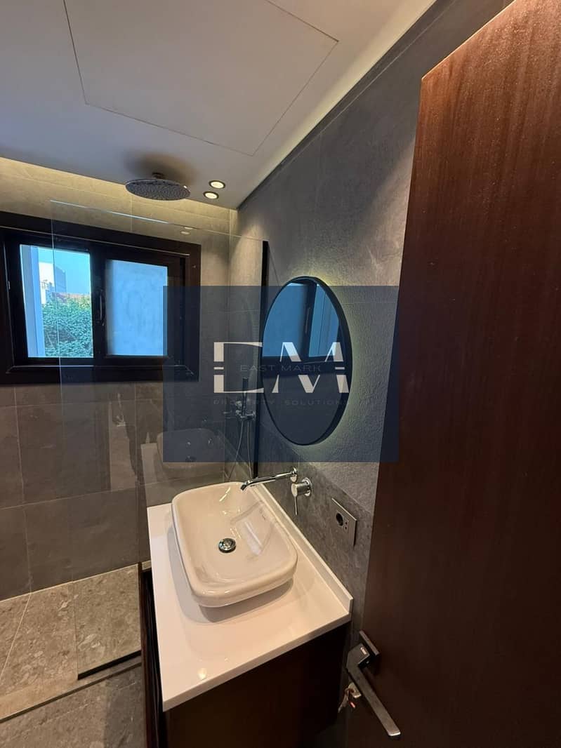 7 6b12c0f5-3295-4745-8ff9-38bf8586326a. jpg