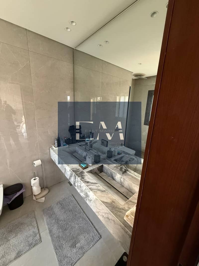 17 81839c8c-d613-4c46-bcb0-760d2f235b1f. jpg