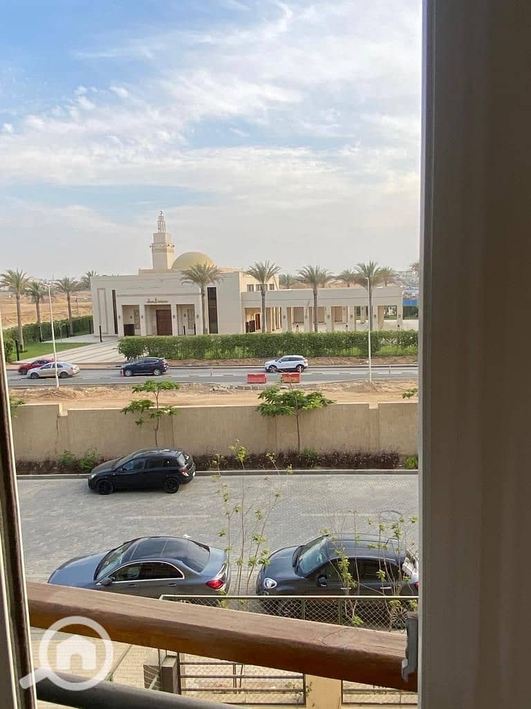 12 e3faa79b-25e2-4ddb-93d9-e8e21e22e009. jpg