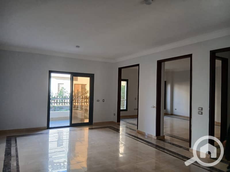 4 6e78f303-0777-46b7-8e16-a23decc63ed6. jpg