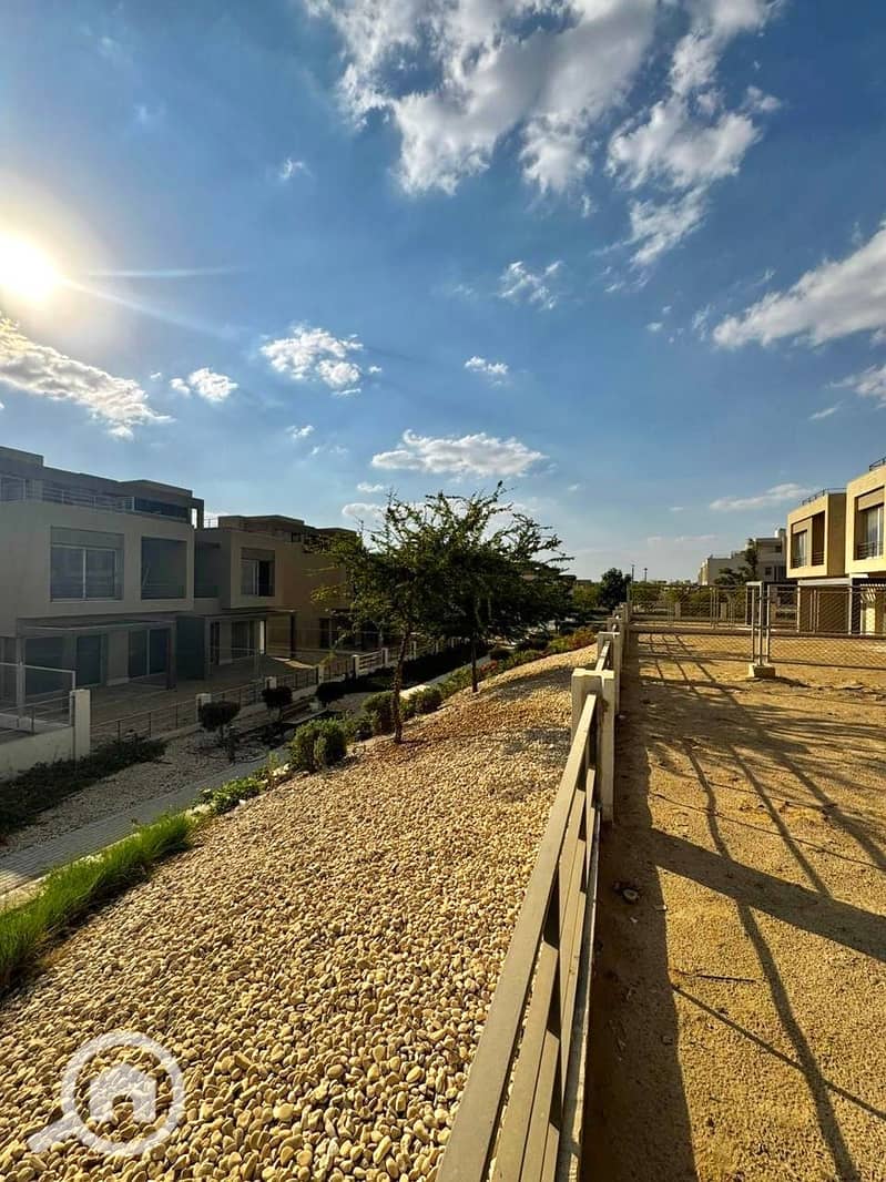 5 7a5eeb0c-7e7a-4c8b-9a4c-997cf450ea86. jpeg