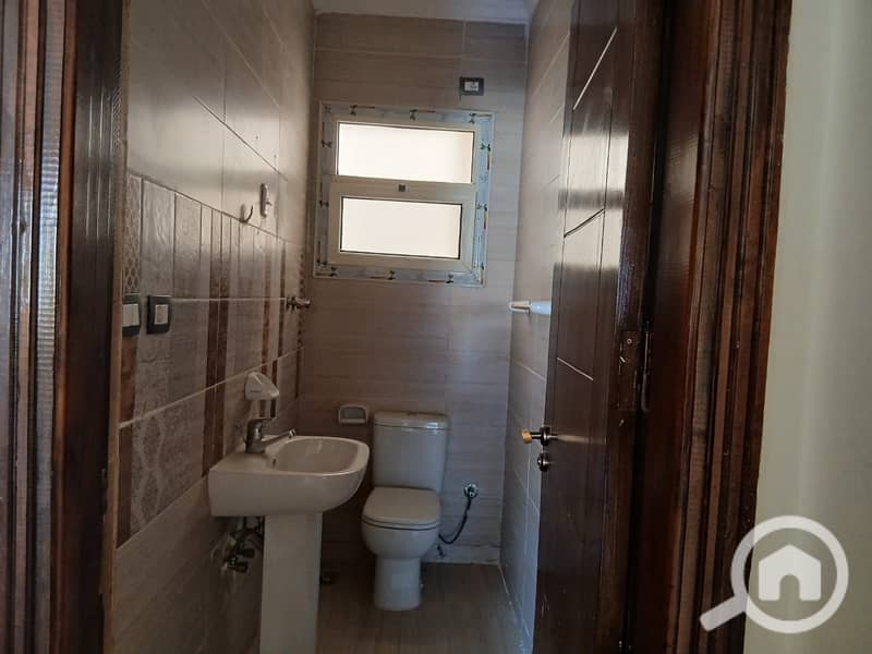 8 1aff94e6-f838-4962-a4c6-a1450ab90bef. jpg