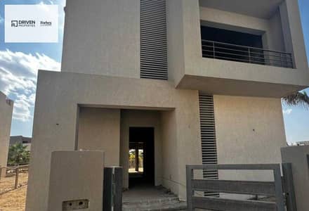 فیلا 4 غرف نوم للبيع في 6 أكتوبر، الجيزة - 547bfa81-40d5-4a7c-adfd-c03e63bad36c. jpg