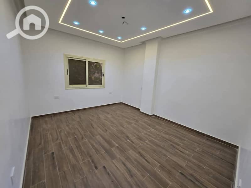 4 b46a2baa-6116-46a4-9f29-a0925c2f6047. jpeg