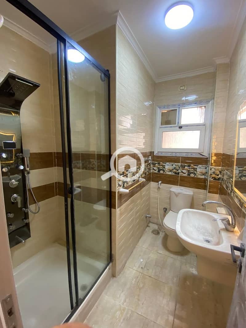 8 2c33addb-7dcc-4ccf-bc21-a59c2eae7de0. jpg