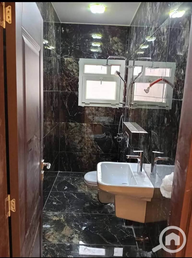 5 7572f598-851e-4ca0-bf14-eb5f552bc6c5. jpeg