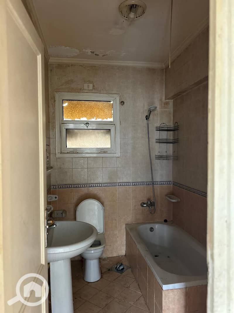 8 b1c363b6-ea8f-4b7b-8be8-c75db50a006a. jpeg