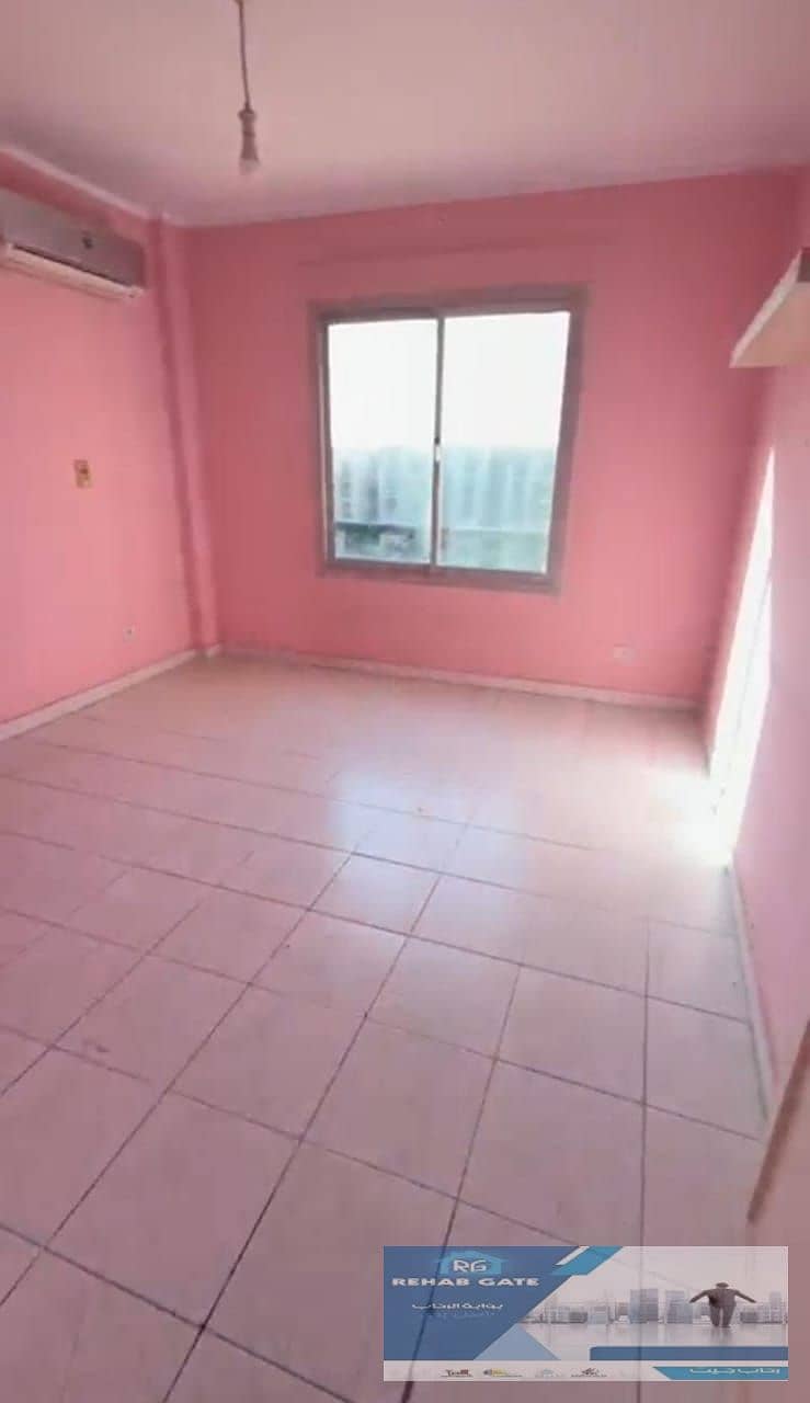 4 6af26aed-e675-4c2a-9c23-285a5ab38301. jpg