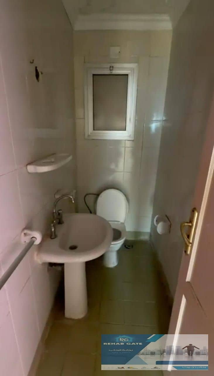 8 61e02e80-caab-46e5-a788-c20a6eeb787b. jpg