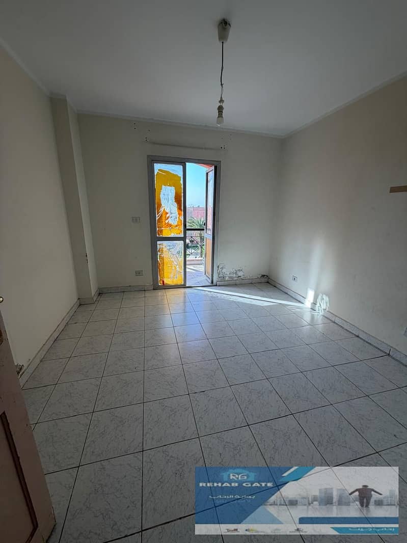 17 bc4bd1b6-044d-400d-9f3c-6b7b873de22d. jpg