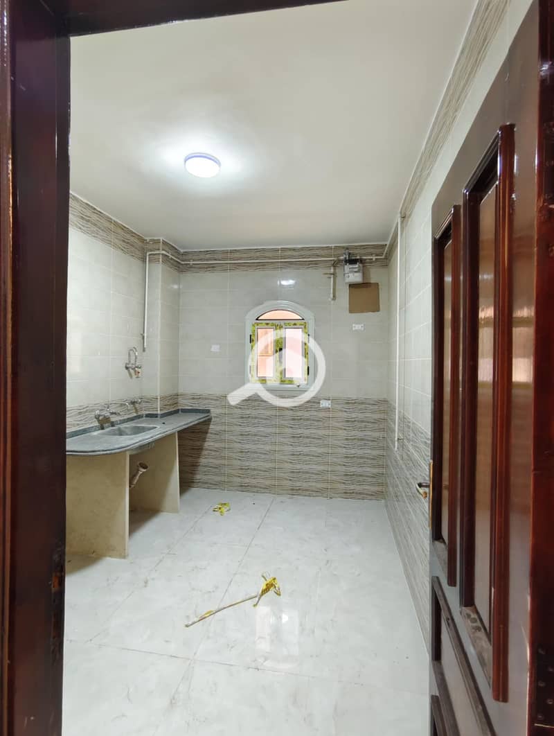 11 1f63c88c-9da2-477d-94bd-cdd4e6ffc11c. jpeg