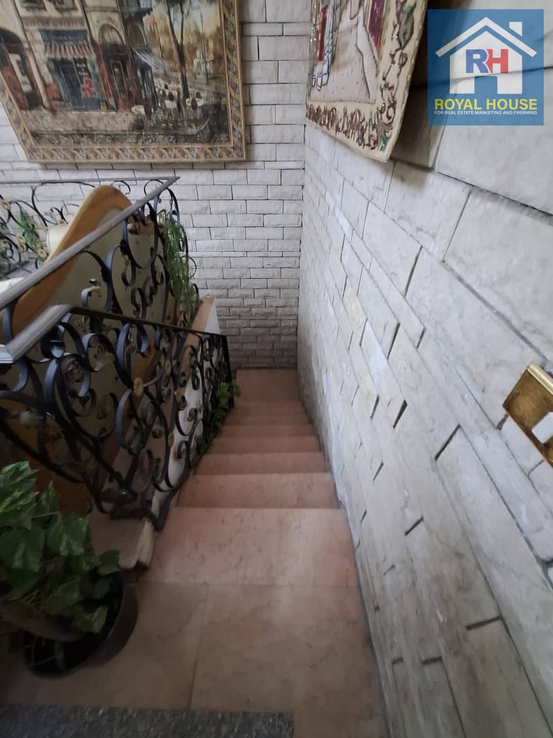 18 744394f6-8367-4fc9-ac13-feeeda2a665f. jpg