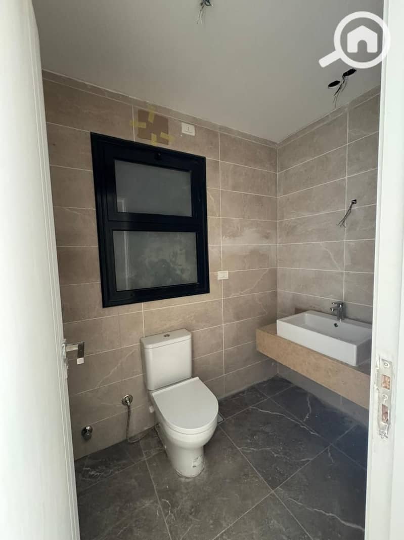 8 c826523b-6643-48c5-9e5d-2f592a6167bc. jpg