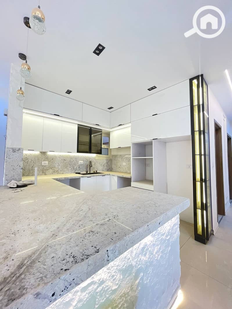 4 14f14f28-d62b-4c66-9757-353e63376a69. jpeg