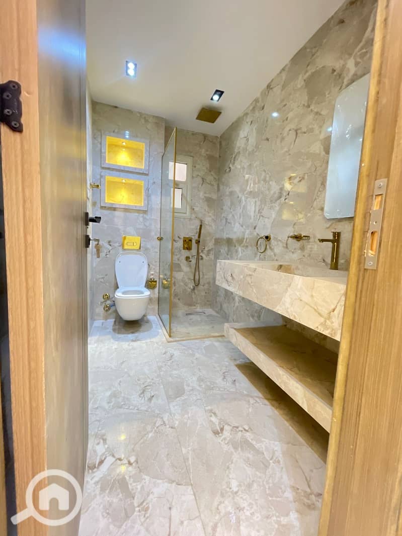 6 c2d06ce2-e50f-4766-aead-f440dd75c475. jpeg