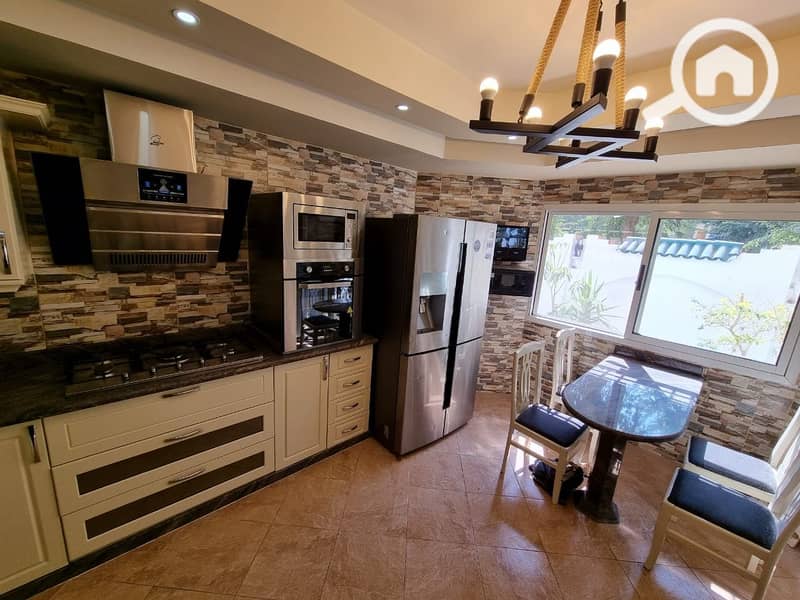 11 b0616a1a-c789-4c71-a8ce-980aec12a389. jpeg