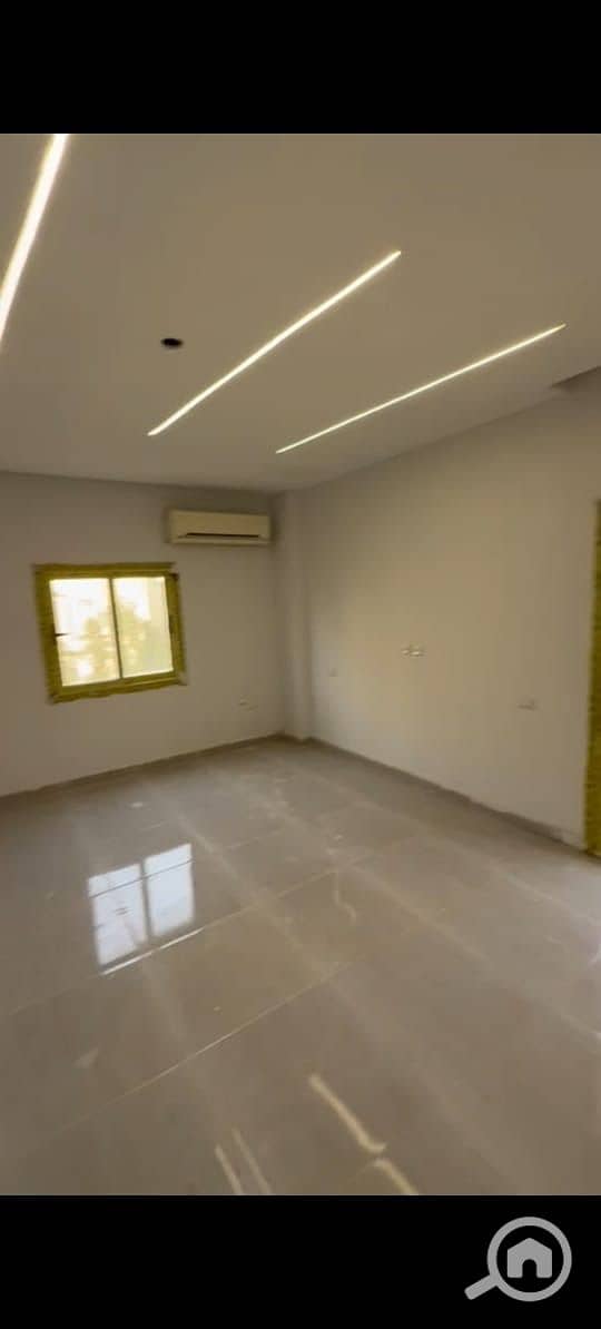 2 b19db7d9-f033-4503-8522-fa8b1f97ef47. jpeg