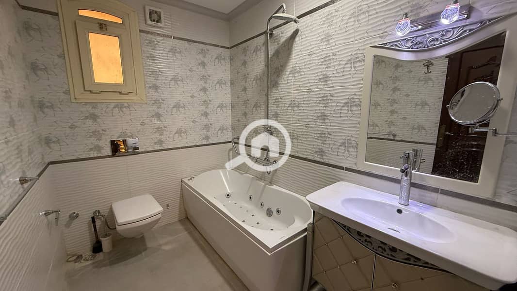 4 2f0ce3c5-715a-42b3-92a0-ca69f45b9cc0. jpg