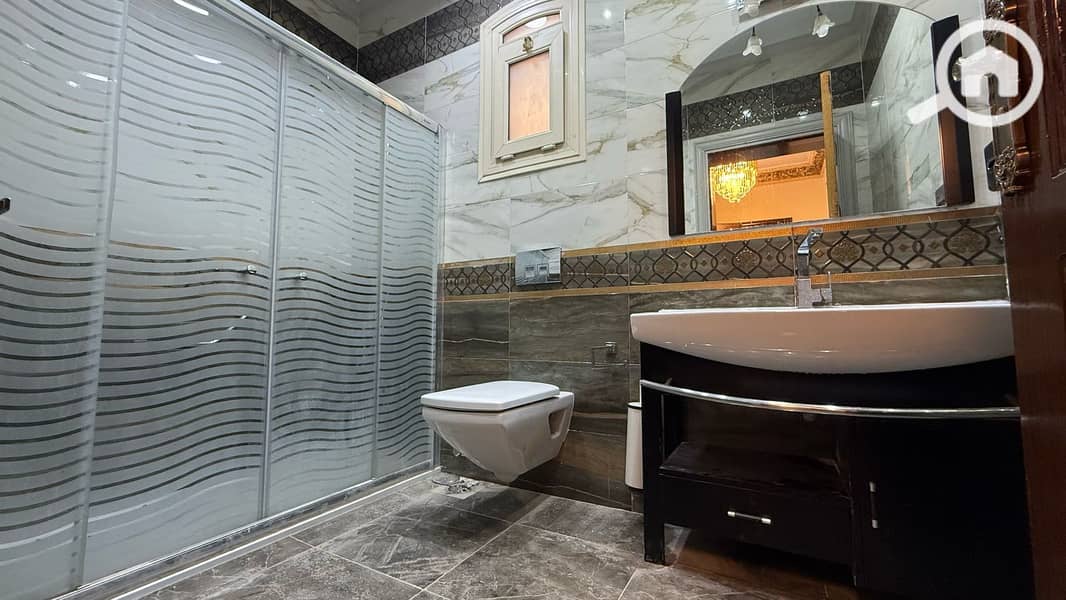 9 49fc8848-f7f3-48e4-8790-25876e53ff5c. jpg