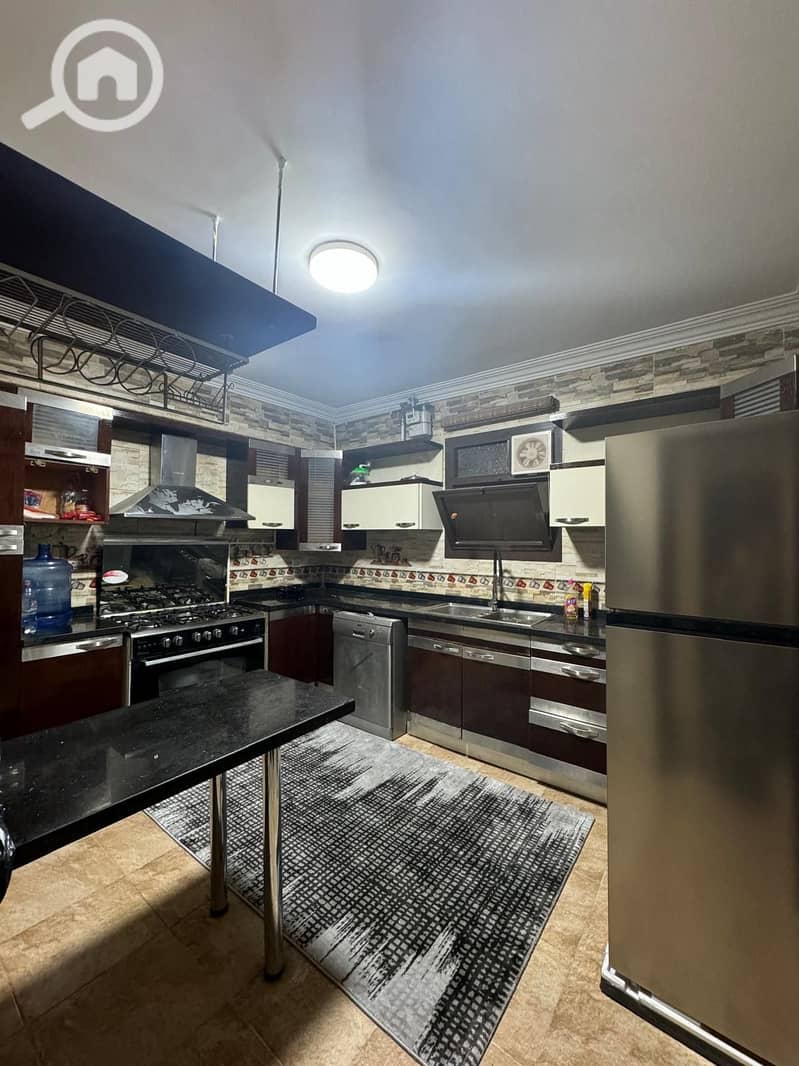 2 b3aafead-3fce-4160-a671-228e8968a6be. jpeg