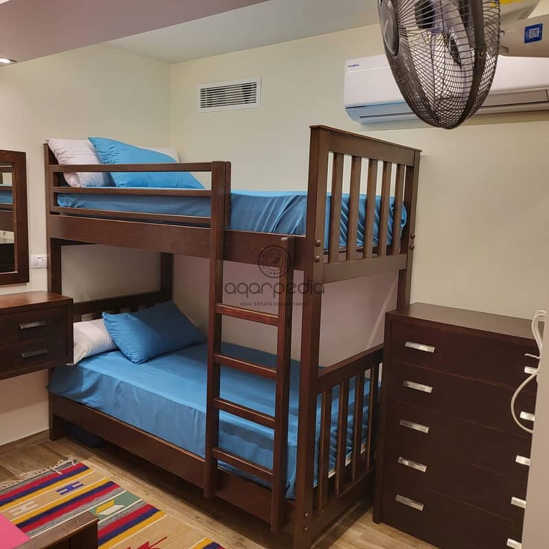 8 207884a0-c4f2-4b7e-a1d7-253ee1e6d3f4. jpg