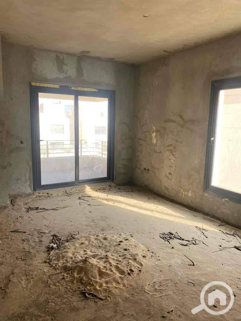 4 0742916f-c771-4de5-85c3-61113dd4e251. jpg