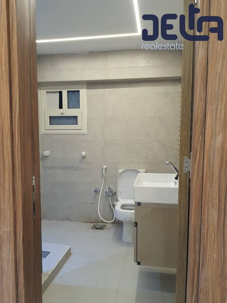 11 b5c4ac1c-40c2-45a5-bd89-6a55449c8883. jpg