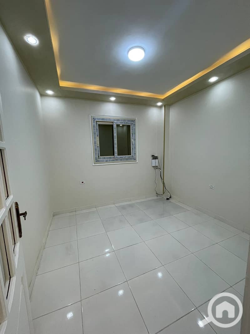 10 056d2915-f455-425e-808b-9eba84a3b177. jpeg