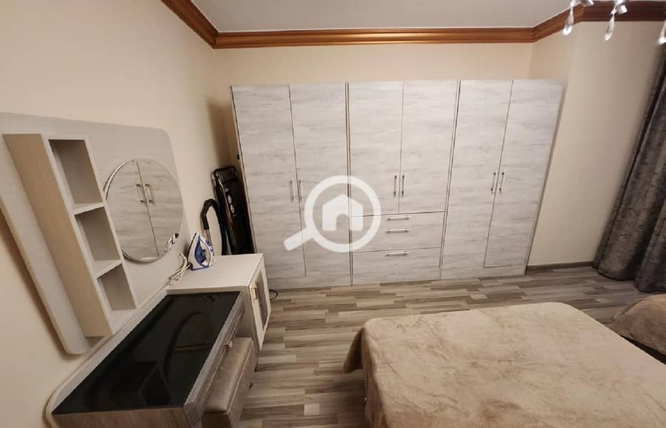 8 836578de-4f55-4818-8239-8d5c160ba52a. jpg