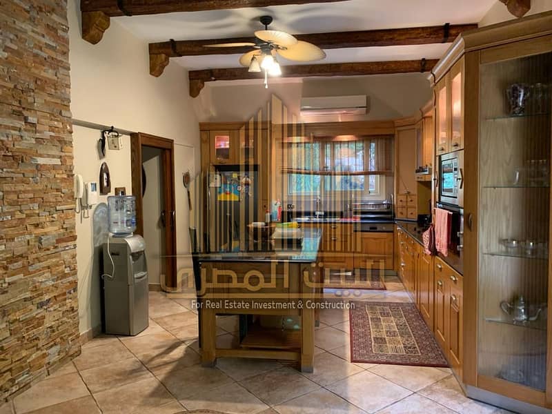 10 U792616 (13). jpg